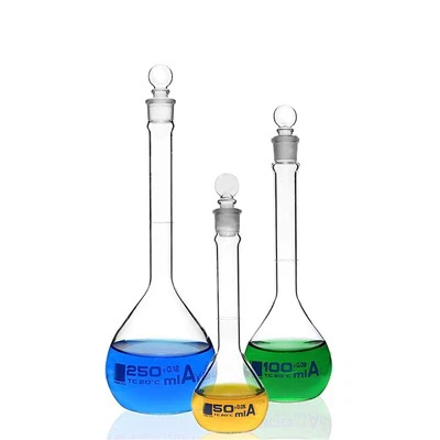 Laboratorij 3.3 Boro 100ml 250ml 500ml Staklena volumetrijska tikvica klase A s plastičnim poklopcem